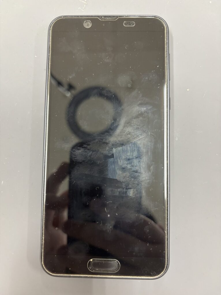 現在の画像に代替テキストがありません。ファイル名: AQUOS-sense2-1.jpeg