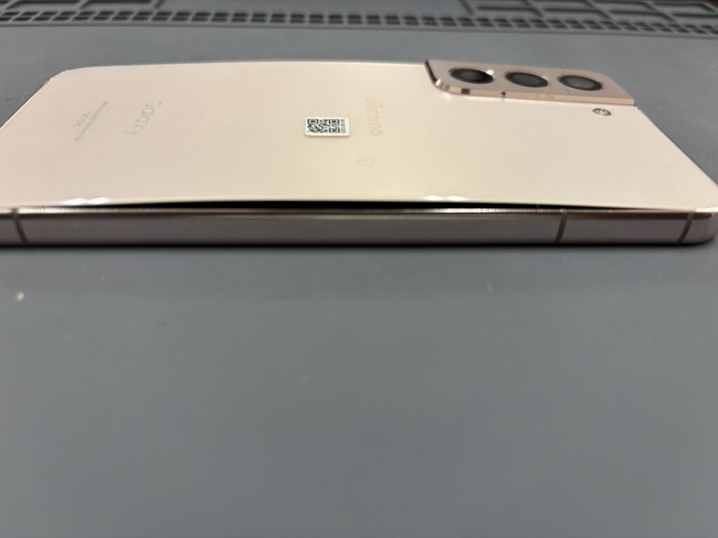 現在の画像に代替テキストがありません。ファイル名: Galaxy-S22-バッテリー交換.jpeg