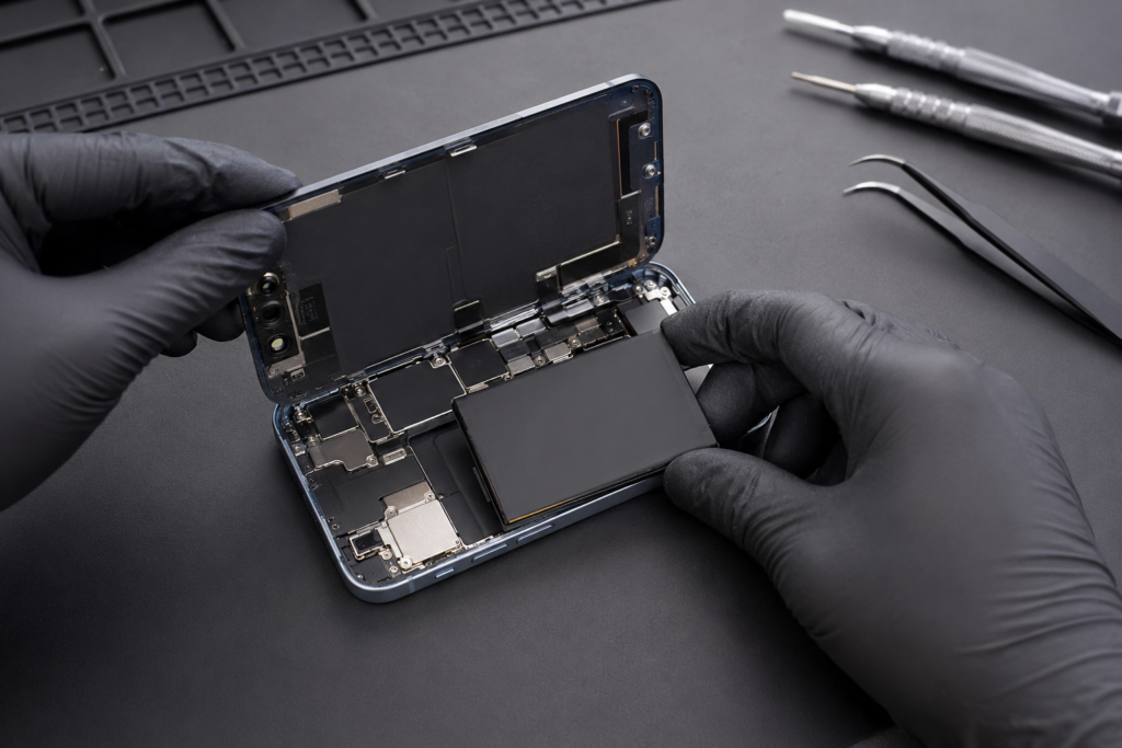 現在の画像に代替テキストがありません。ファイル名: iPhone-13-mini-バッテリー交換.png