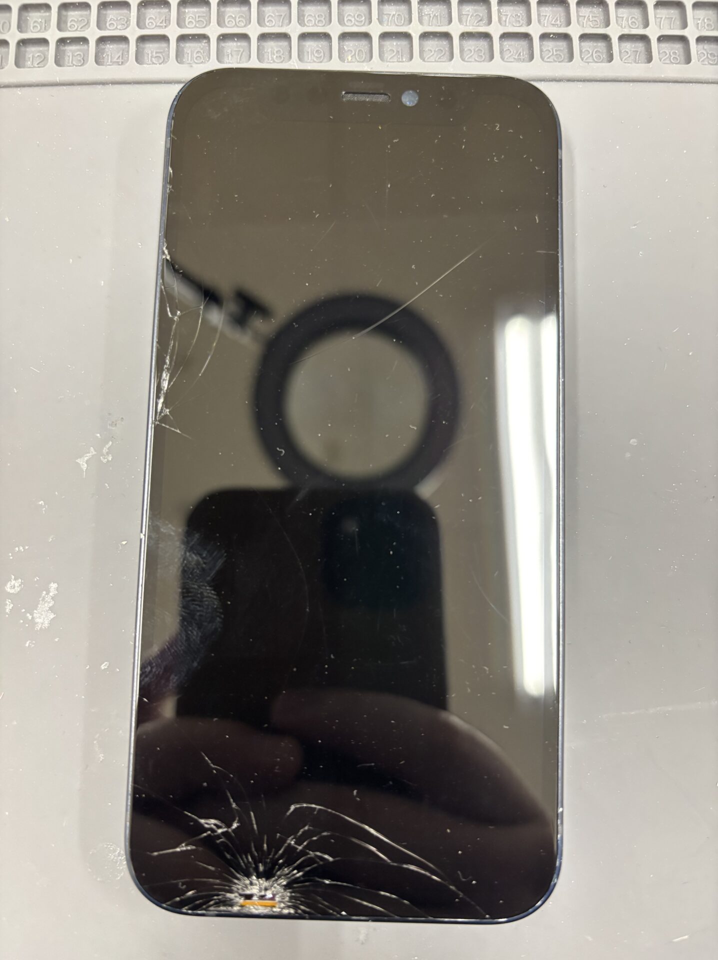 野々市市御経塚】iPhone12 mini画面交換修理｜液晶表示不良も即日対応