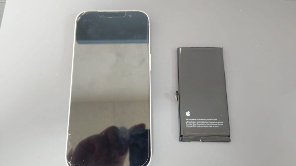 現在の画像に代替テキストがありません。ファイル名: iPhone12mini.jpg