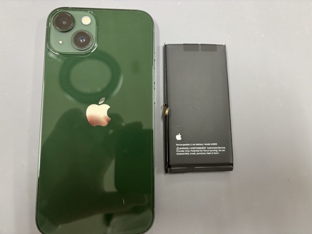 現在の画像に代替テキストがありません。ファイル名: iPhone13-バッテリー交換.jpeg