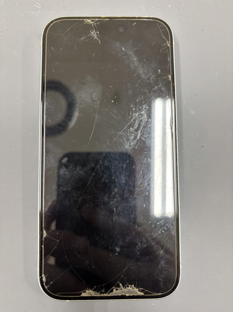現在の画像に代替テキストがありません。ファイル名: iPhone16-画面修理-即日-金沢.jpeg