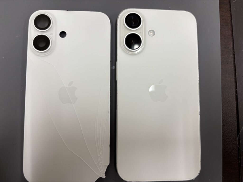 現在の画像に代替テキストがありません。ファイル名: iPhone16-背面パネル交換修理-朝加屋町.jpeg