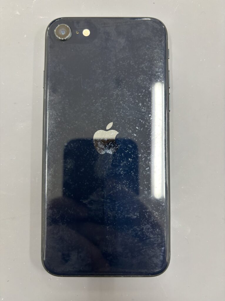 現在の画像に代替テキストがありません。ファイル名: iPhoneSE3修理.jpeg