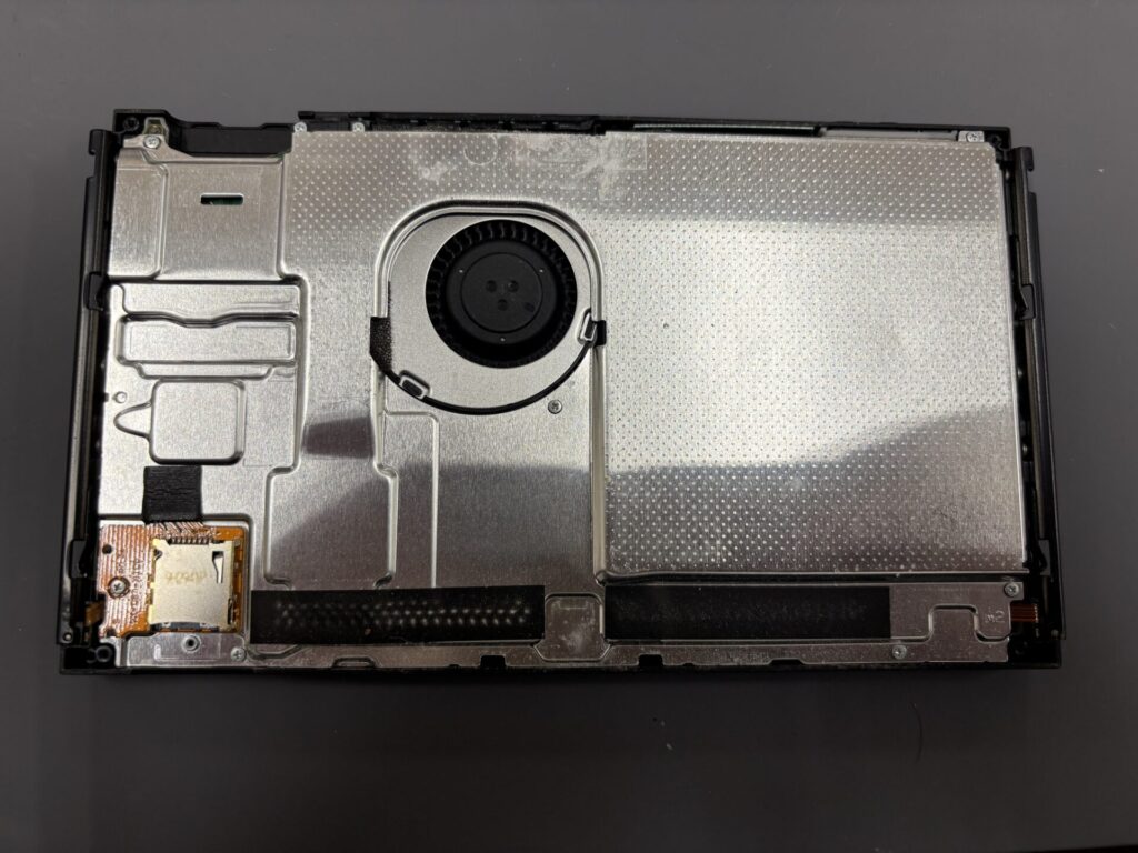 現在の画像に代替テキストがありません。ファイル名: switch-スロット修理.jpeg